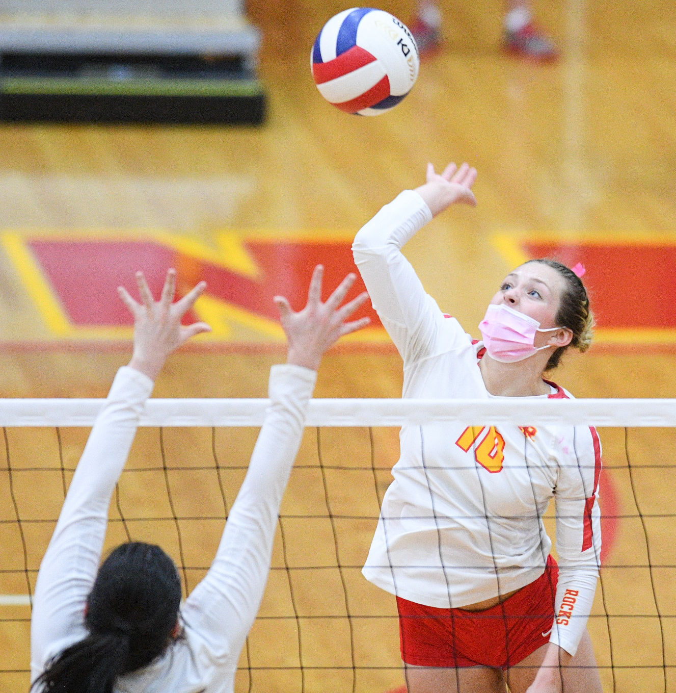 100521-qc-spt-moline-ri-vball-013